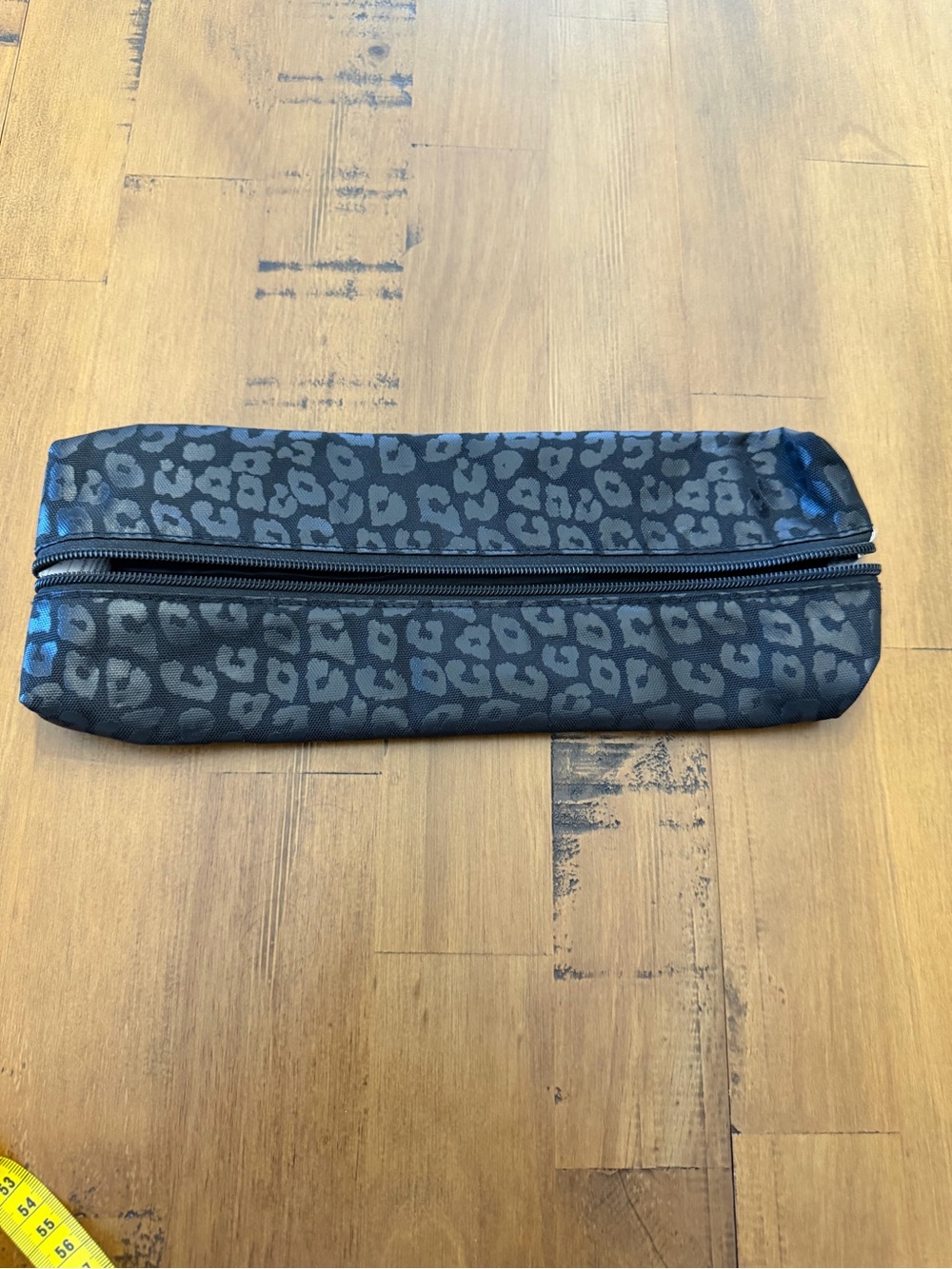 Black Leopard Print Travel Heat Resistant Case